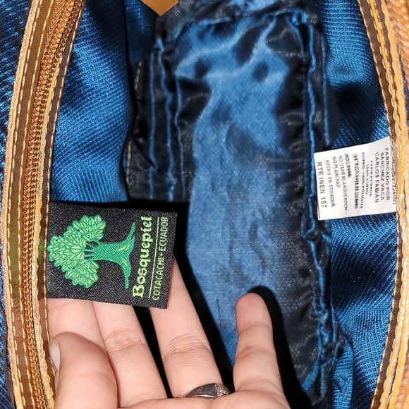 On Hold Leather purse made in Ecuador 🇪🇨 8in and 10 width Host pick 🥳🎉 New - Picture 6 of 12